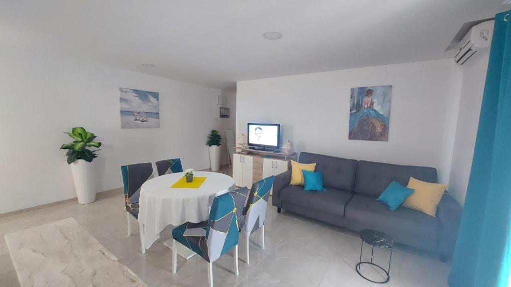 Apartments Mestral Baska Voda Exterior photo