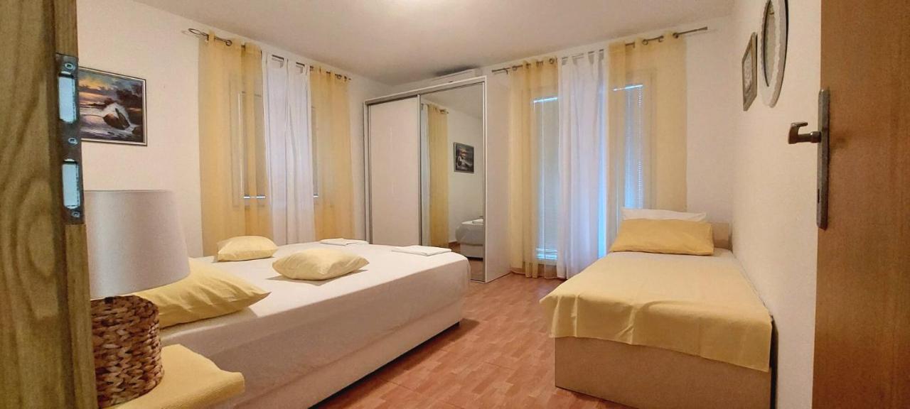 Apartments Mestral Baska Voda Exterior photo
